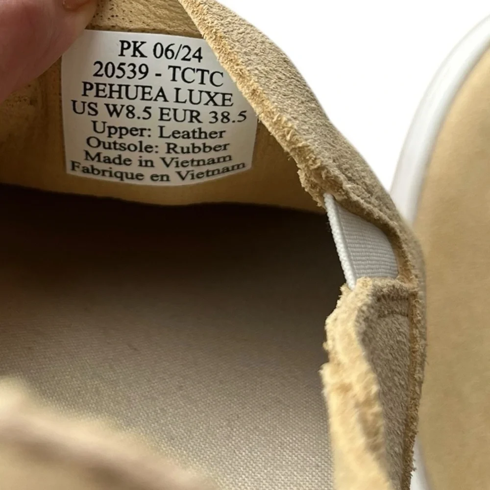Olukai Pehuea Luxe Convertible Sneaker (Women) size 8.5